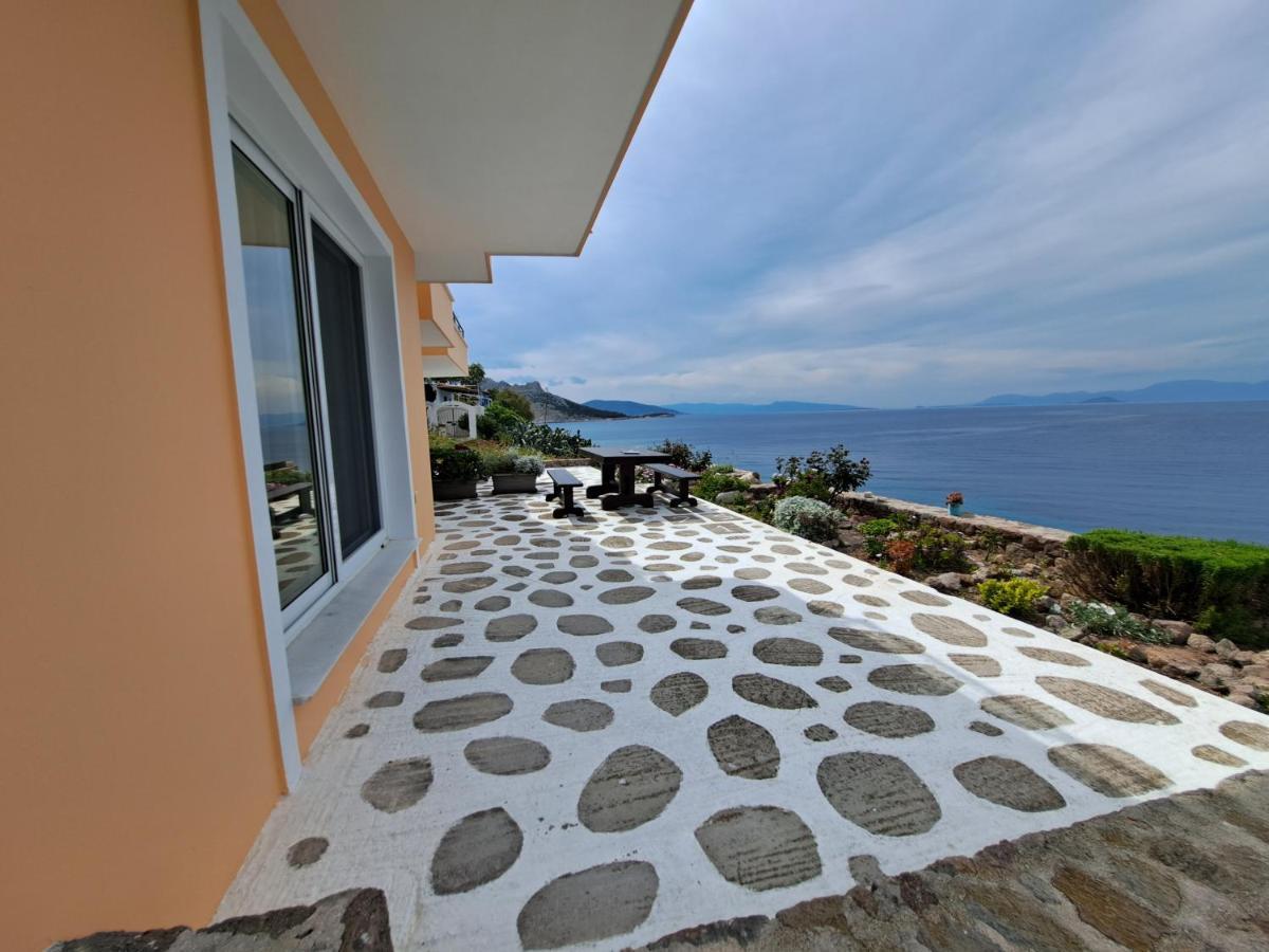 Almyra Seaside